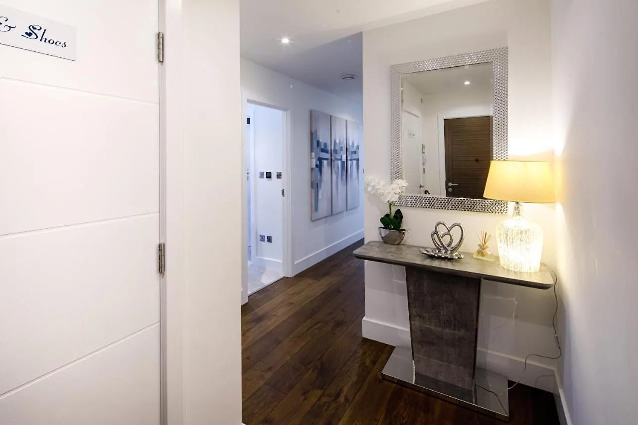 Springfield Four Apartment Harrogate 0*,